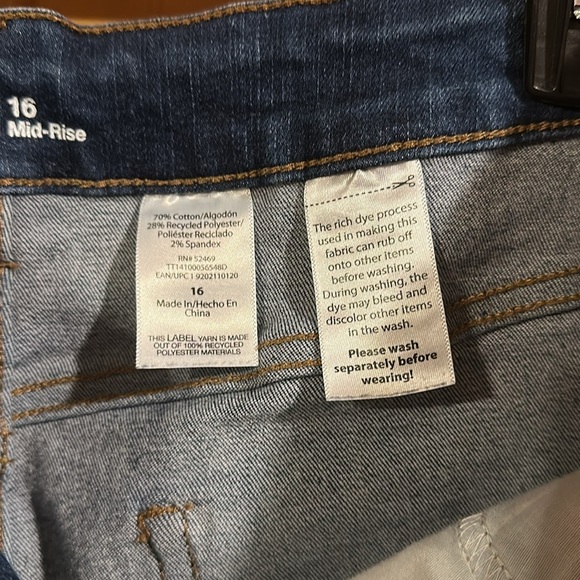 Time and Tru Blue Jean Shorts Mid Rise Dark Wash Roll Hem Casual summer - Picture 4 of 4